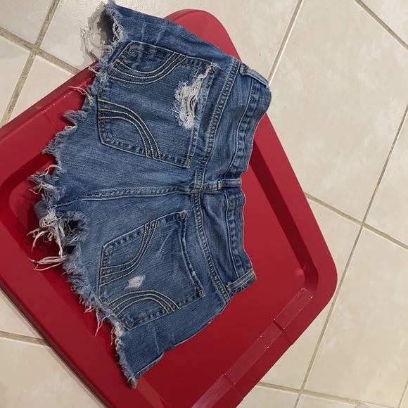 Hollister high rise shorts - Picture 2 of 3